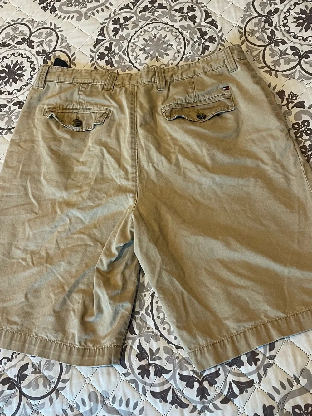 Tommy Hilfiger Men's Tan Flat-Front Cotton Shorts Size 33